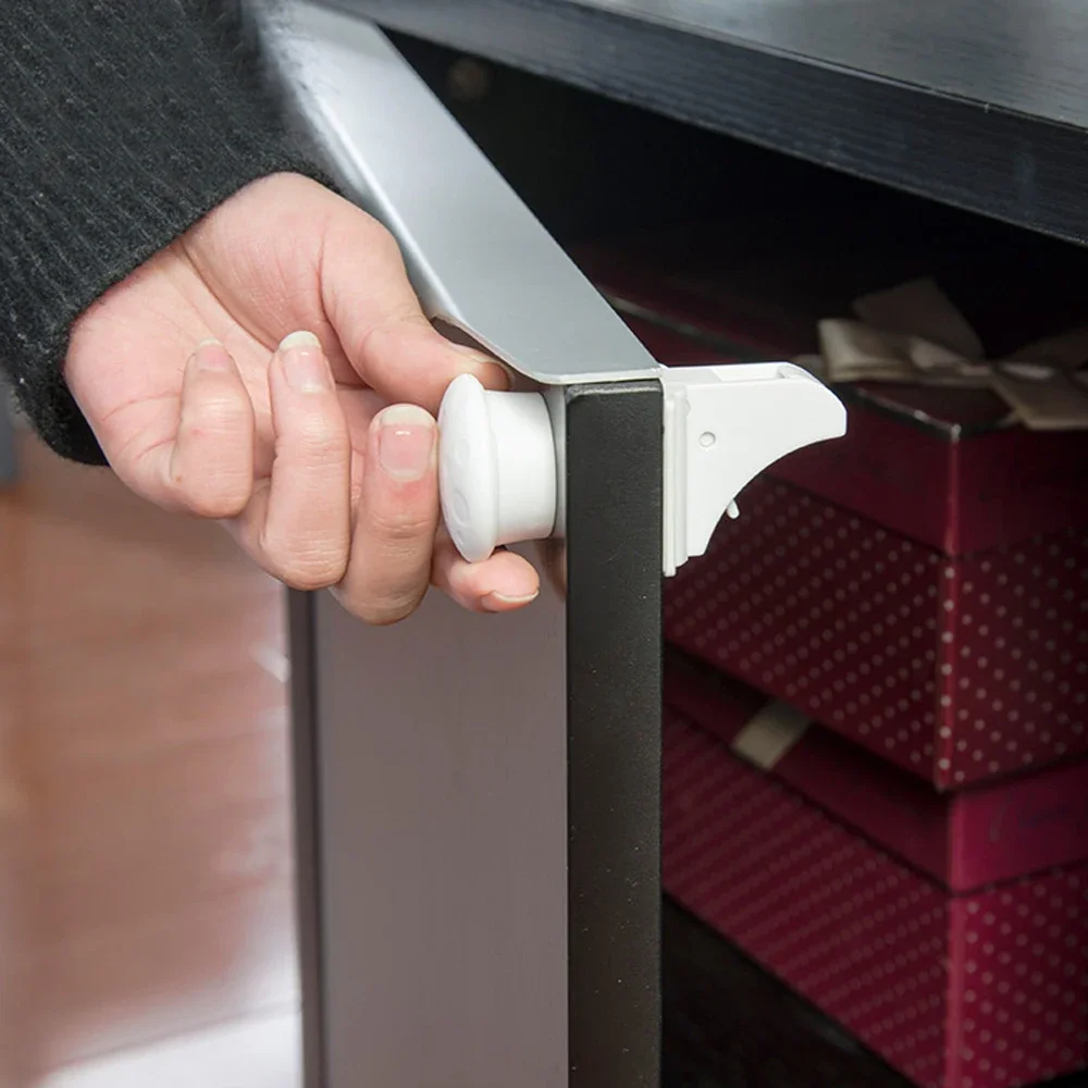 Baby Safety Lock Invisible Loc - đánh giá và giá Medicine Cabinet Lock