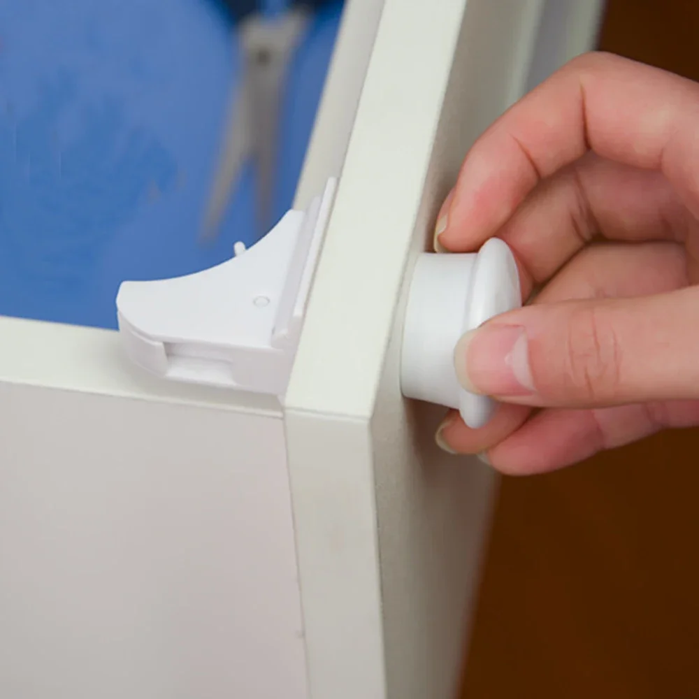 Baby Safety Lock Invisible Loc - đánh giá và giá Medicine Cabinet Lock